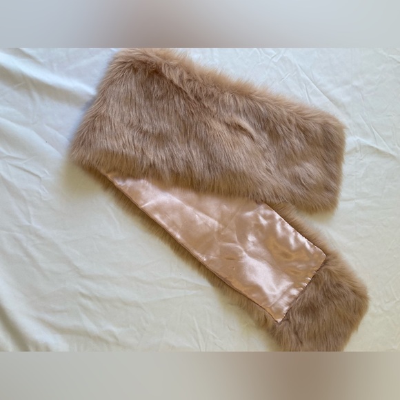 ASOS Accessories - 🔴 4/$12 ASOS Pink Vintage Style Faux Fur Neck Scarf